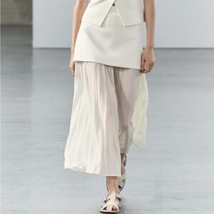 Zara mixed pleat knit skirt sz S